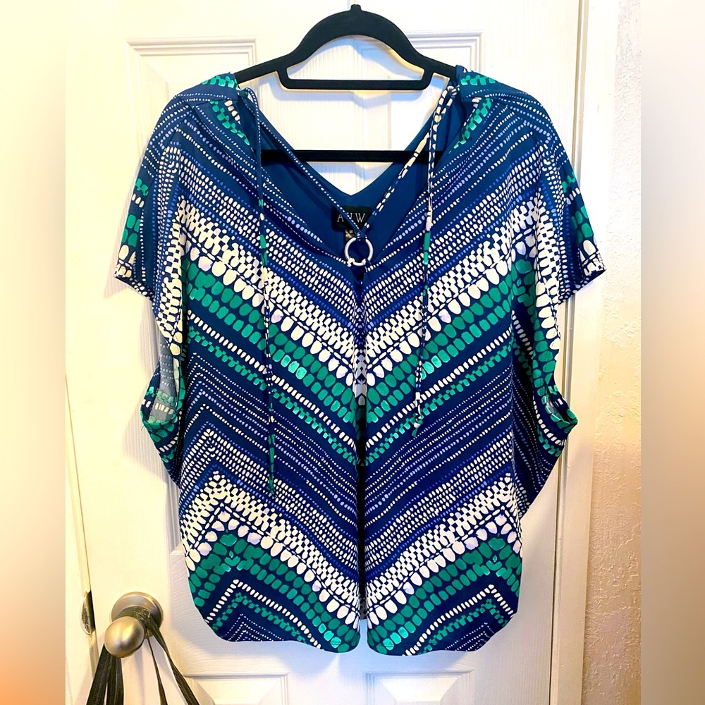 AUW Blue White And Green Patterned Women's Medium Top Blouse